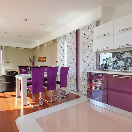 Feriehus Cozy In With Wifi Crikvenica